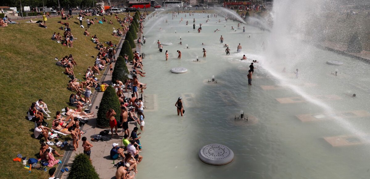 Europeans cooling off during heatwave