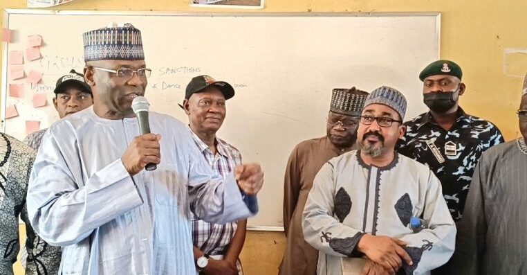 Mahmood Yakubu addressing Supervisory Presiding Officers (SPOs) for the 2023 general election