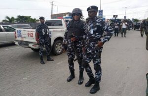 Armed policemen on Kwara roads.