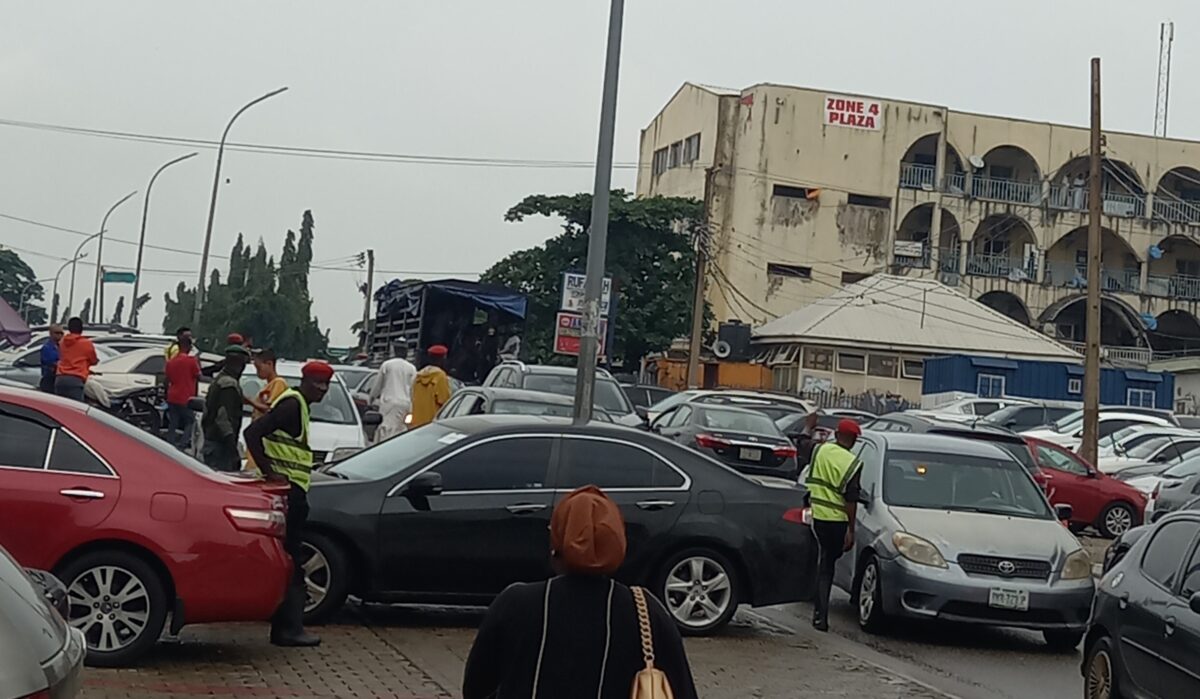 Photo from scene of Police raid at Abuja BDC market, Wuse Zone four