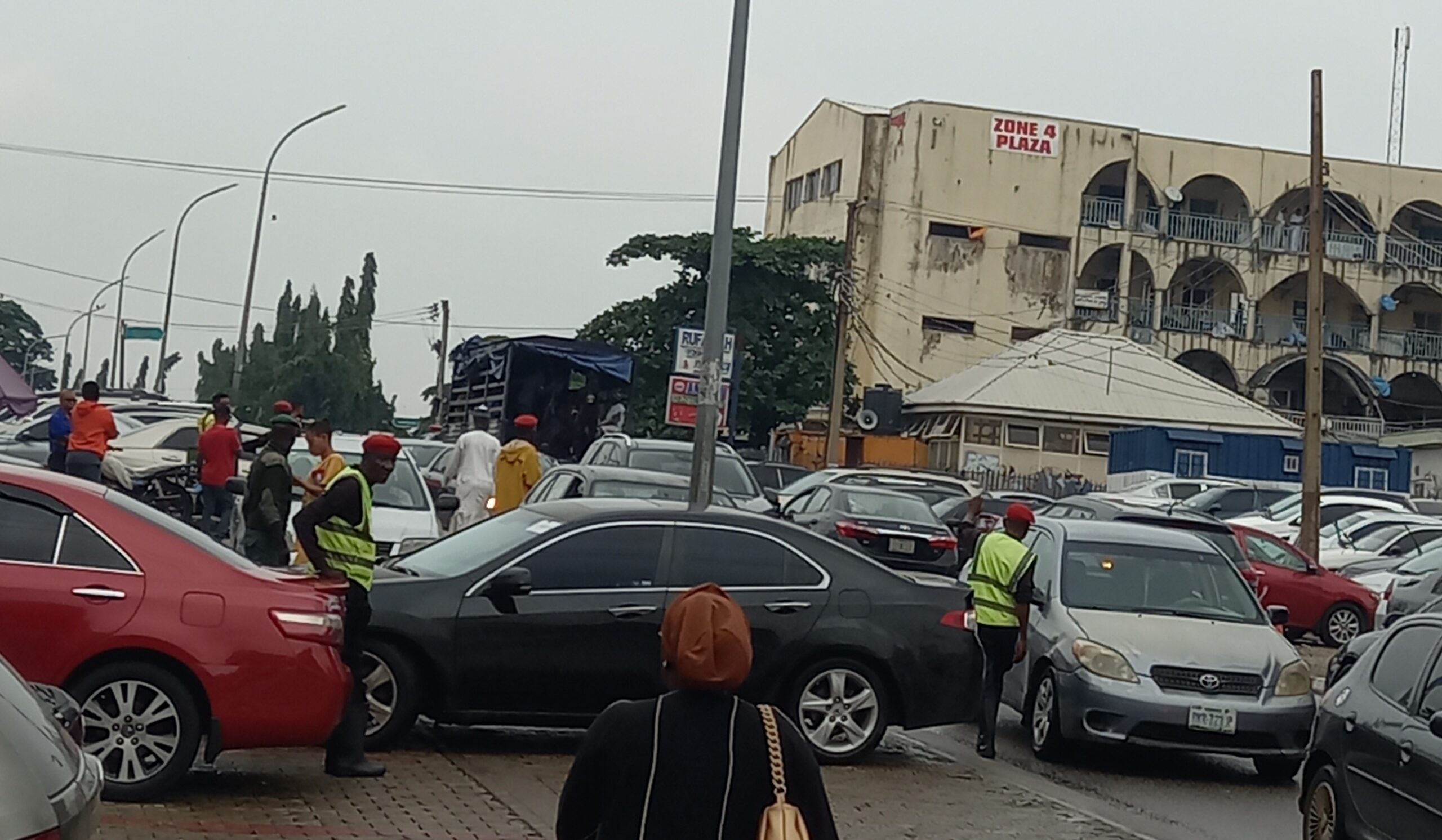 Photo from scene of Police raid at Abuja BDC market, Wuse Zone four