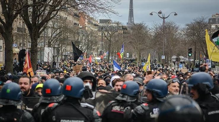 FRENCH PROTESTERS