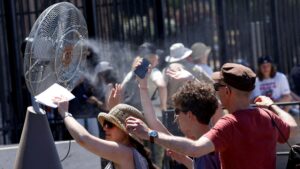 People battling heatwave in Europe