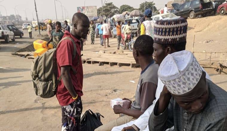 Hawkers selling new Naira notes