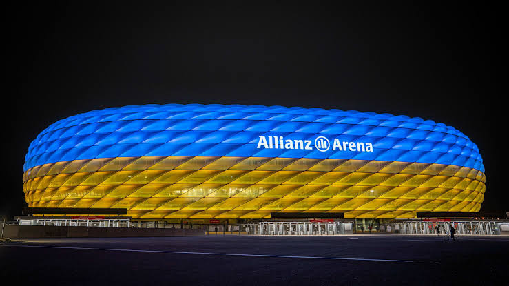 Allianz Arena lit up in Ukrainian colours