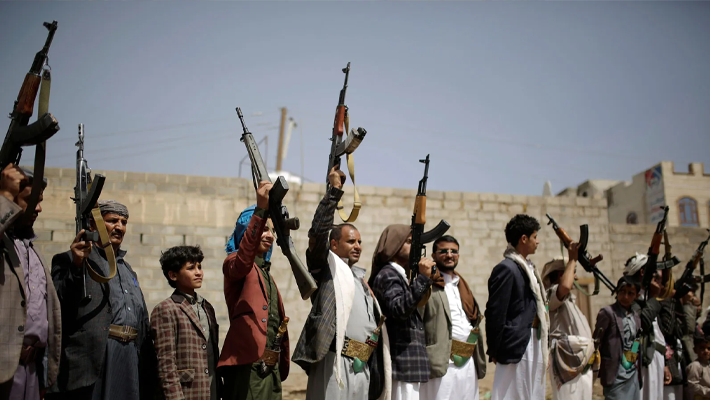 Houthi fighters