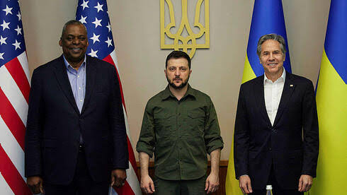 Volodymyr Zelensky, Antony Blinken and Llyod Austin in Kyiv