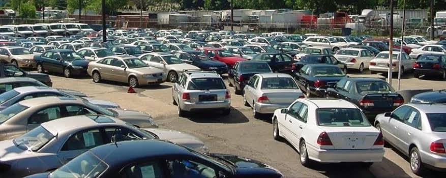 A photo of roadside car mart used to illustrate the story