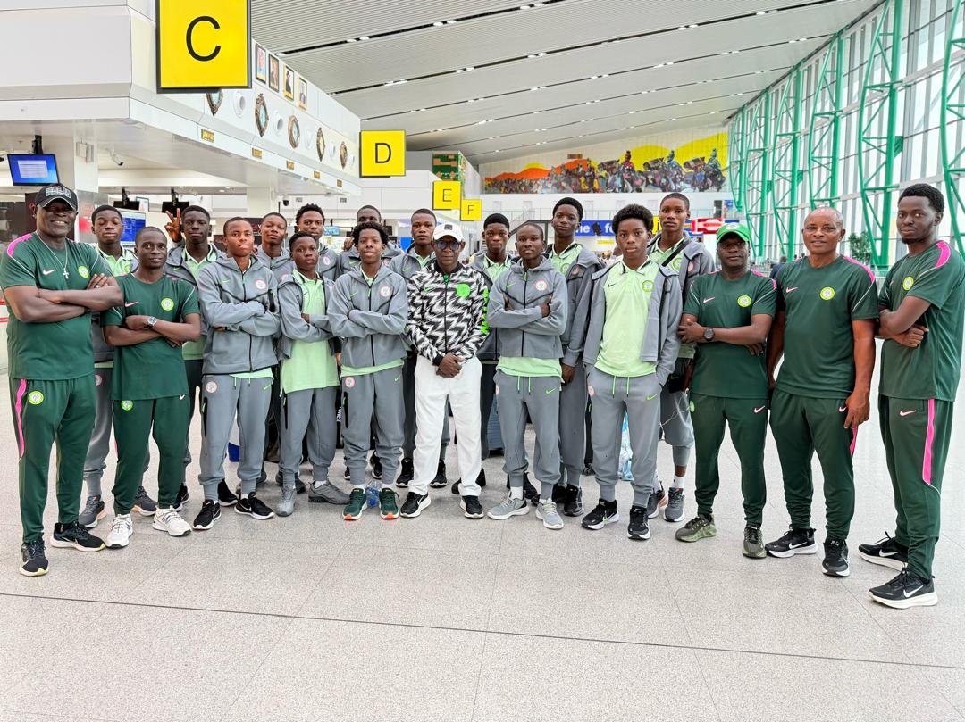 Nigeria's Under-15 The Future Eagles at the airport on their way to Azerbaijan
