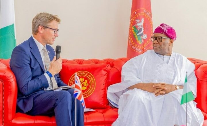 Akpabio with Vowles