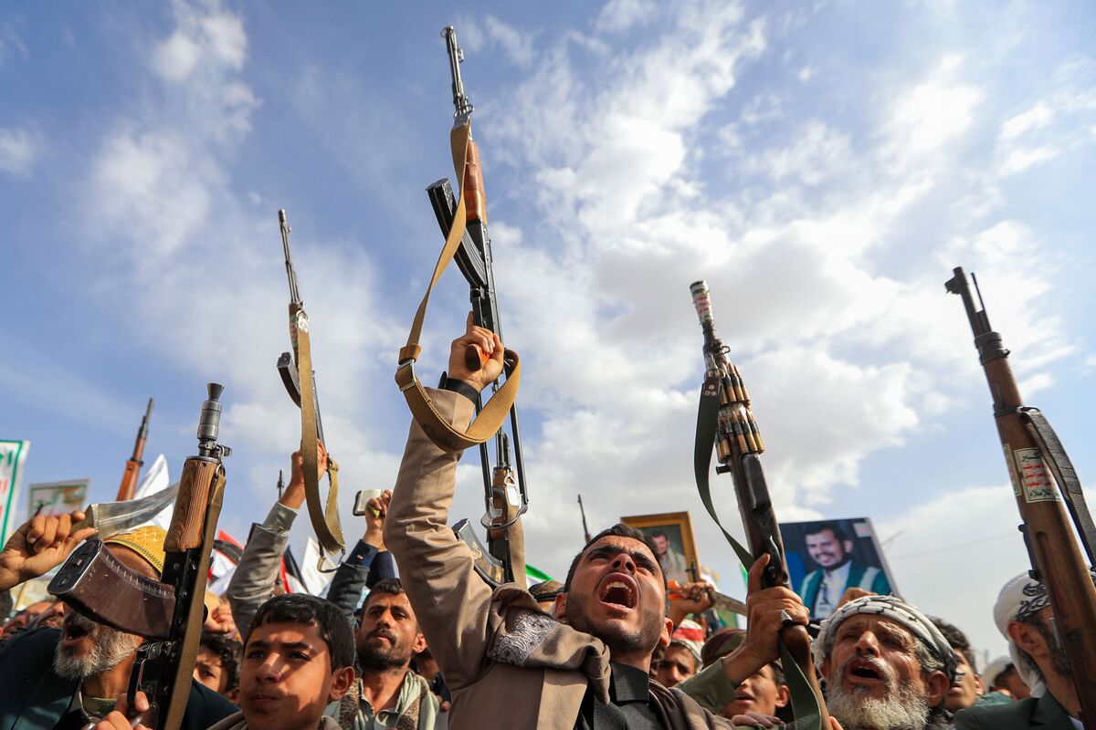 Houthi gunmen