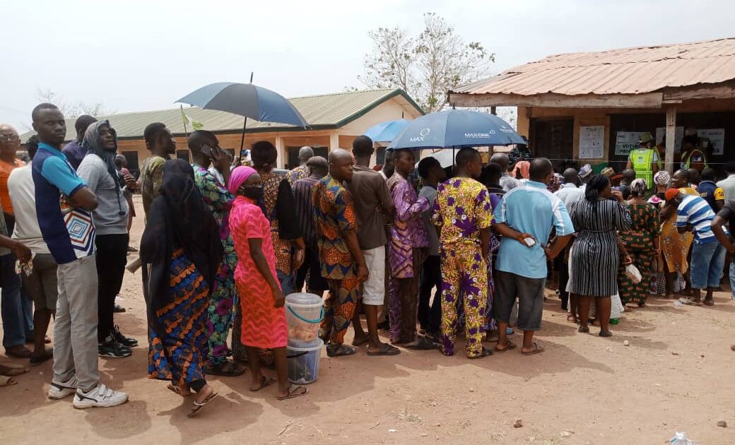 Voters waiting on queue at Obafemi Owode, Ogun State