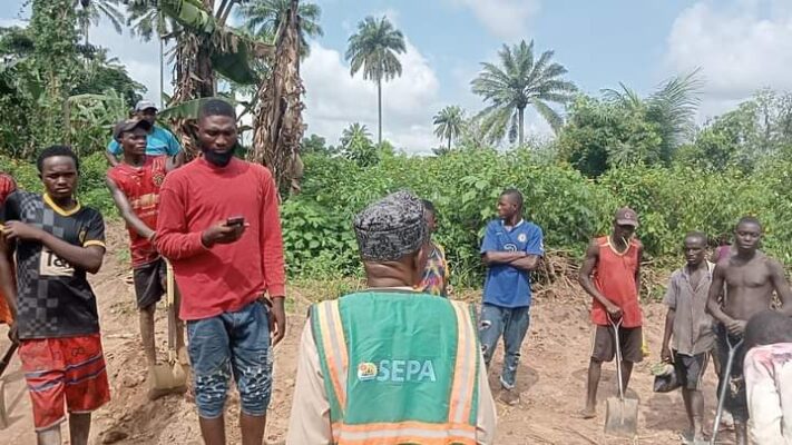 The monitoring team of SEPA busting the miners at the outskirts of Akure, the Ondo state capital. 
