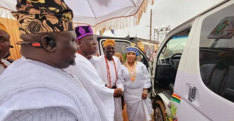 Lagos council chairman donates bus to traders
