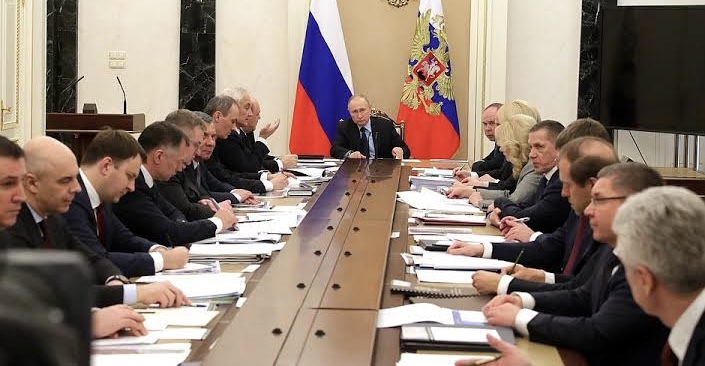 Putin with ministers