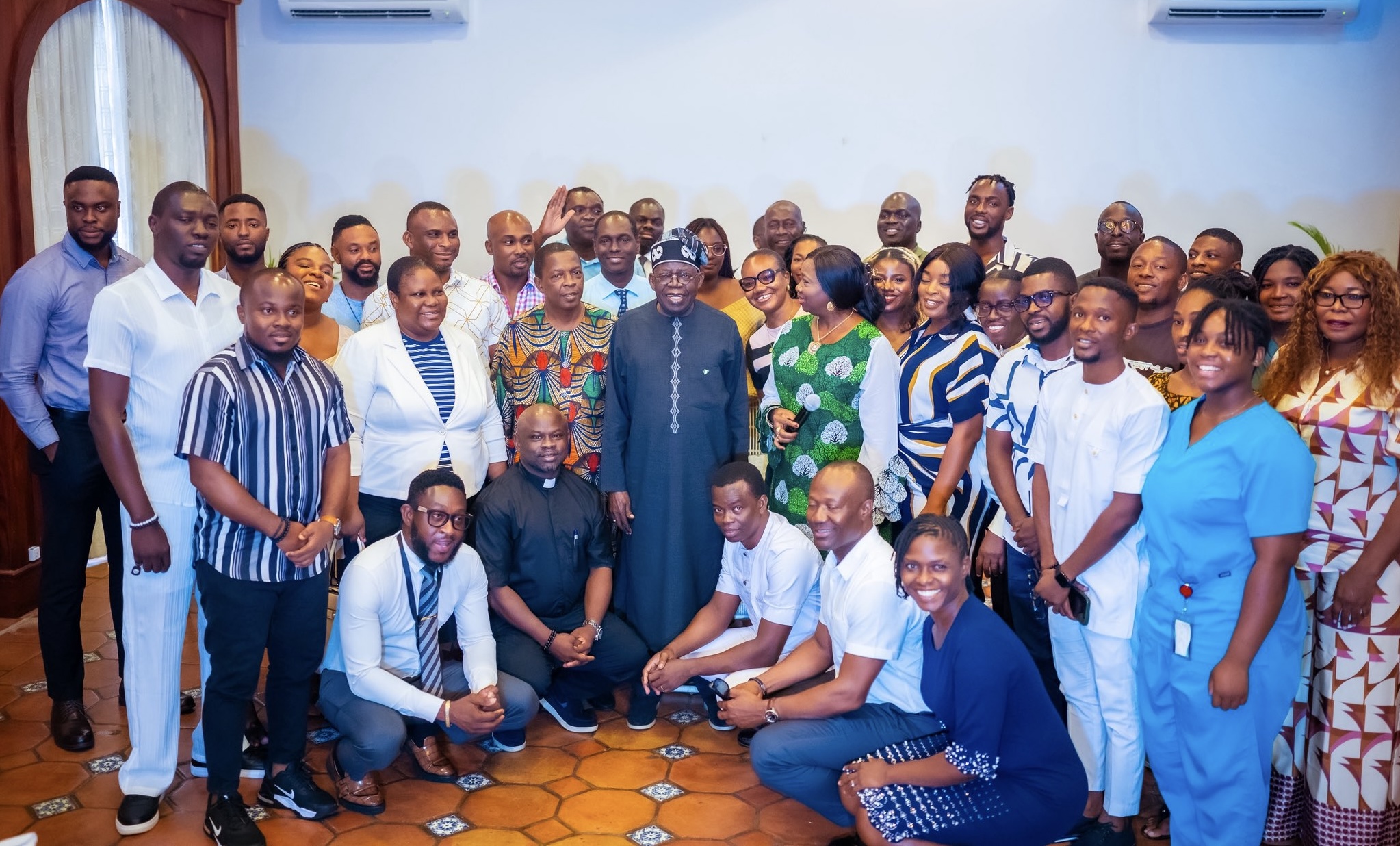 Tinubu meeting with Nigerians in St Lucia