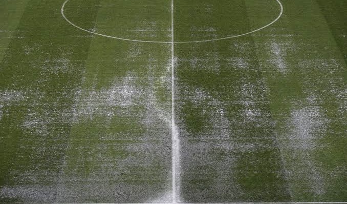 water-logged pitch (credit: roker report)