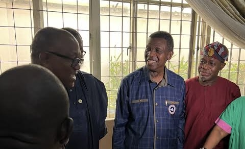 Pastor Enoch Adeboye With Peter Obi