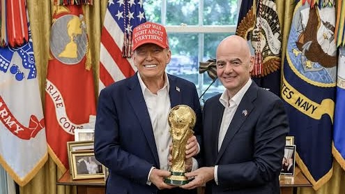 Infantino presenting World Cup trophy to Trump at White House