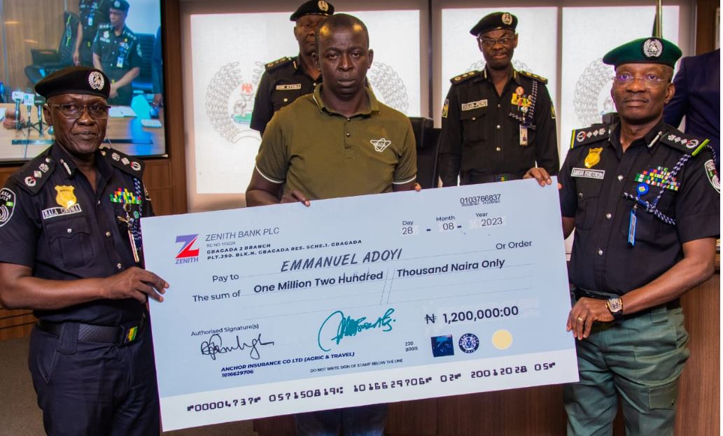 IGP presenting cheques