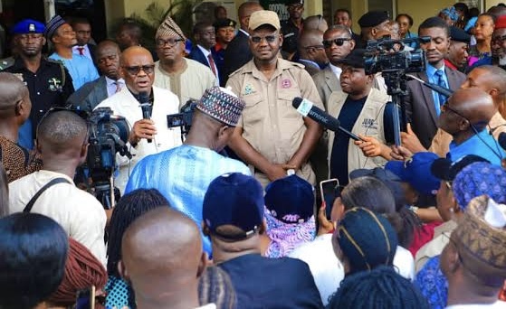 Nyesom Wike addressing civil servants