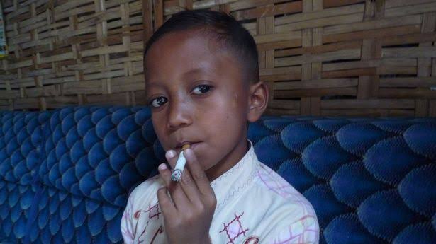 Kids smoking (Credit: The Mirror)