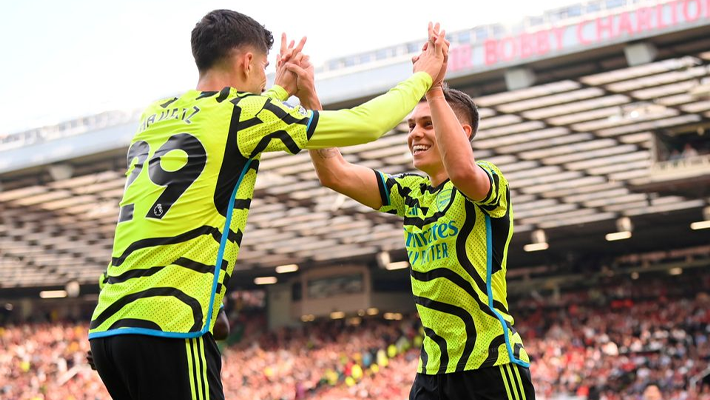 Leandro Trossard celebrating