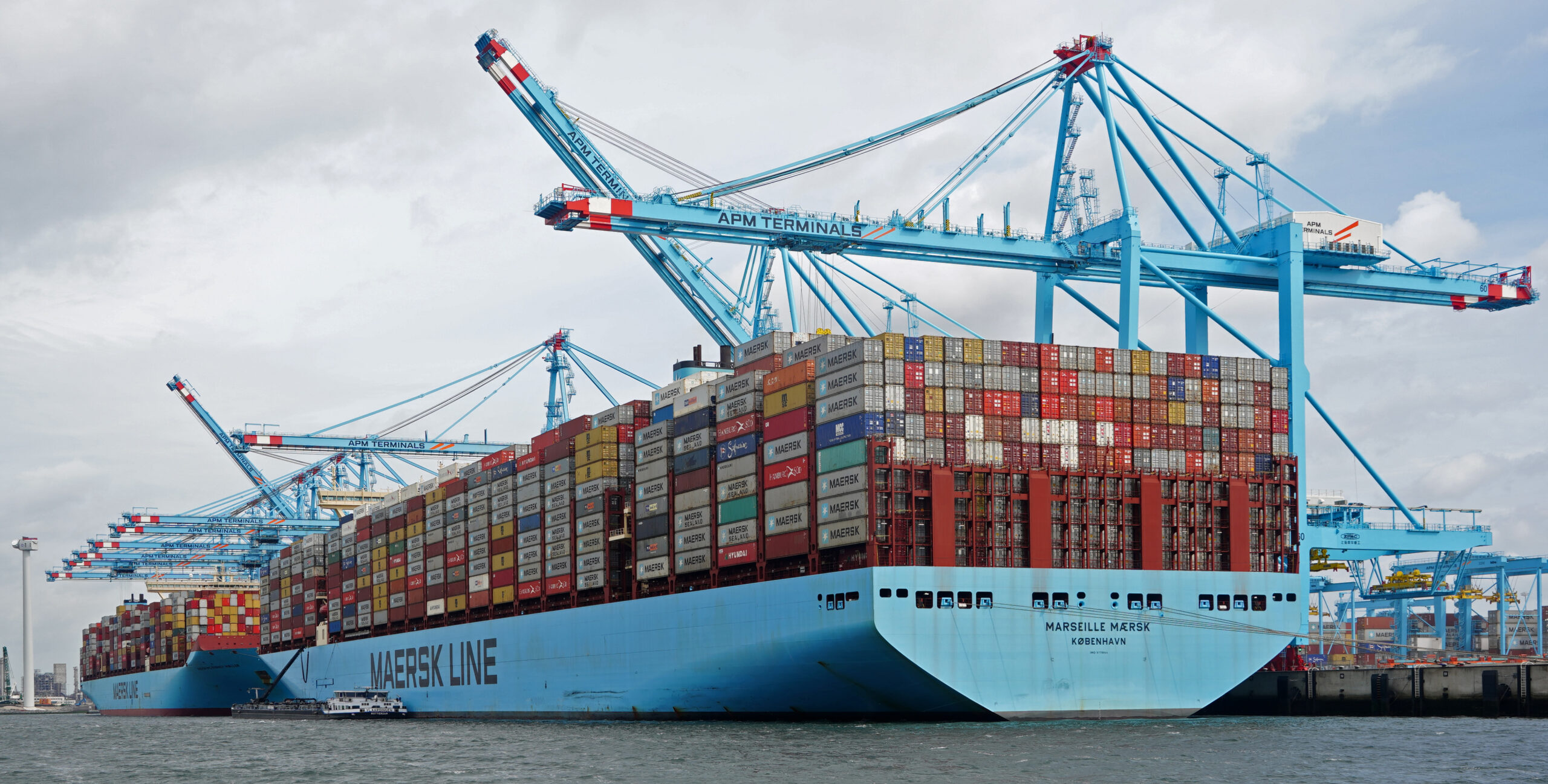 A cargo ship loaded with shipping containers