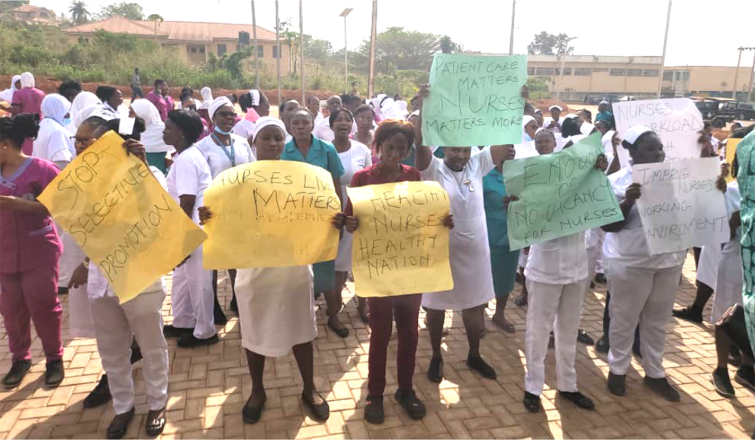 National Association of Nigeria Nurses and Midwives protest in Ogun