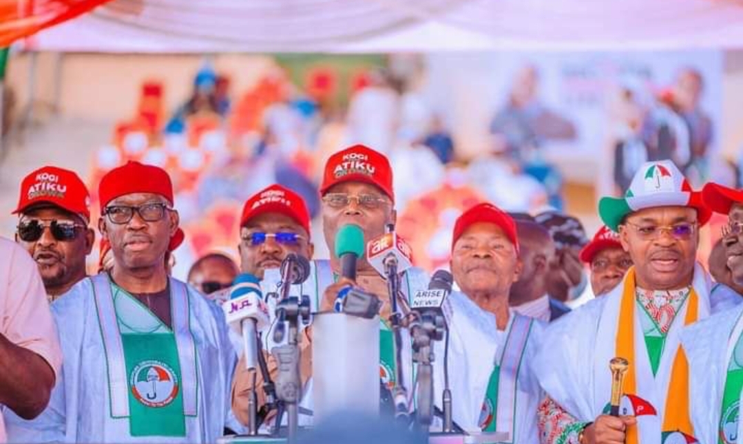 Atiku Abubakar with Ifeanyi Okowa and Udom Emmanuel on left and right flank