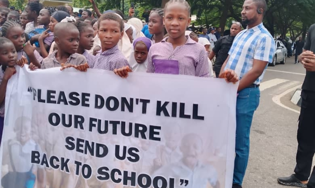 School children protest prolonged strike in Abuja (Credit: X)