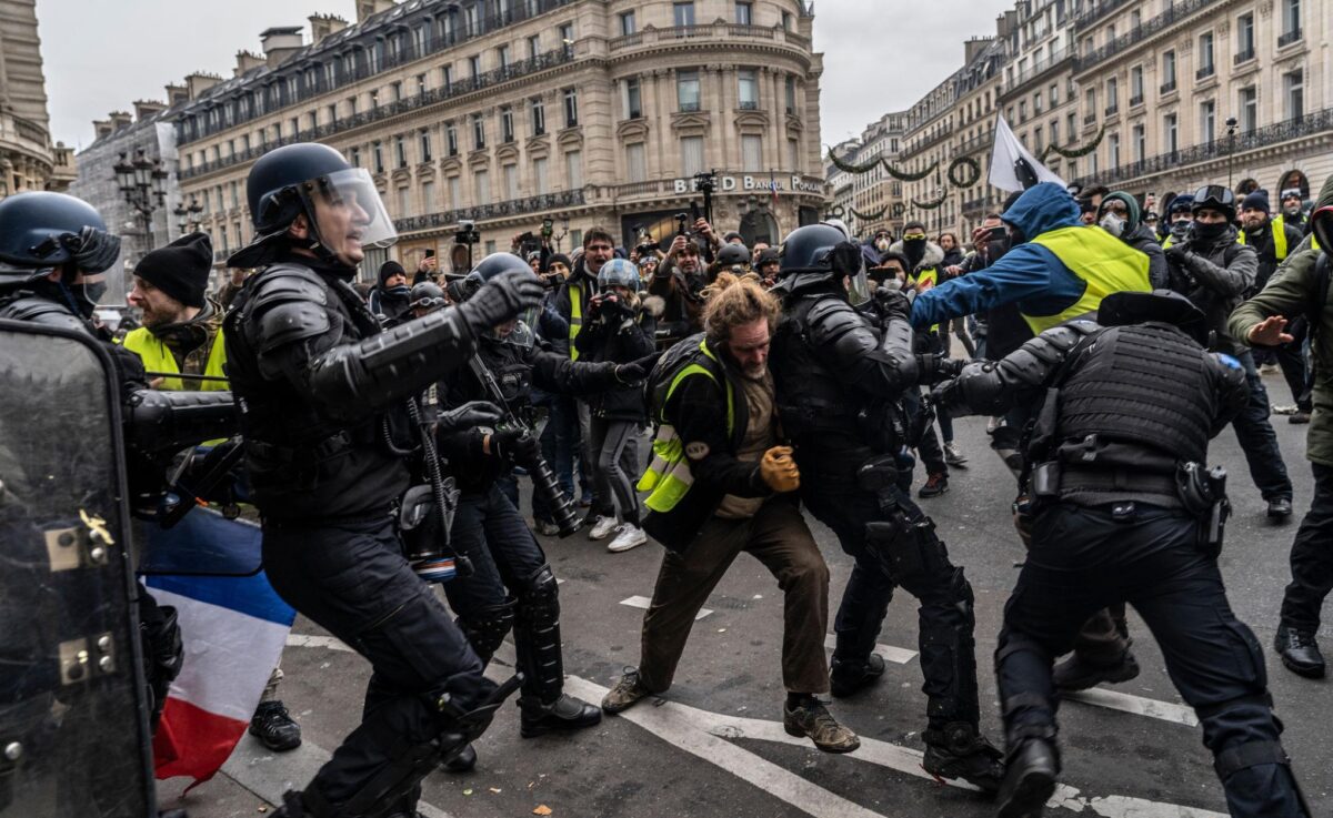 Yellow Vest protesters