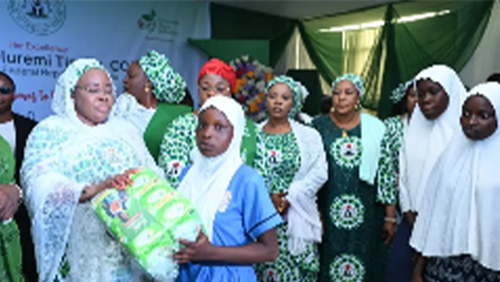 Remi Tinubu donates 10,000 sanitary pads