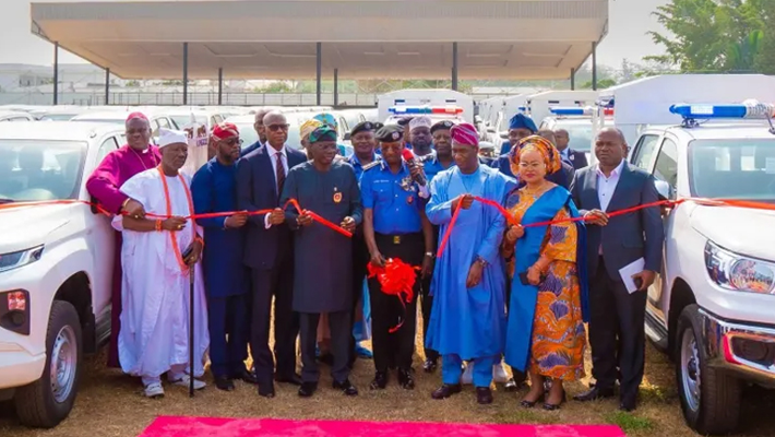 Sanwo-Olu and new police vehicles