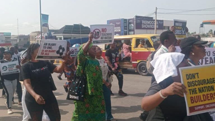 Teachers in Oyo State protest