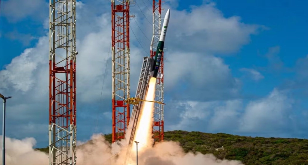 VS-30 V16 rocket launched