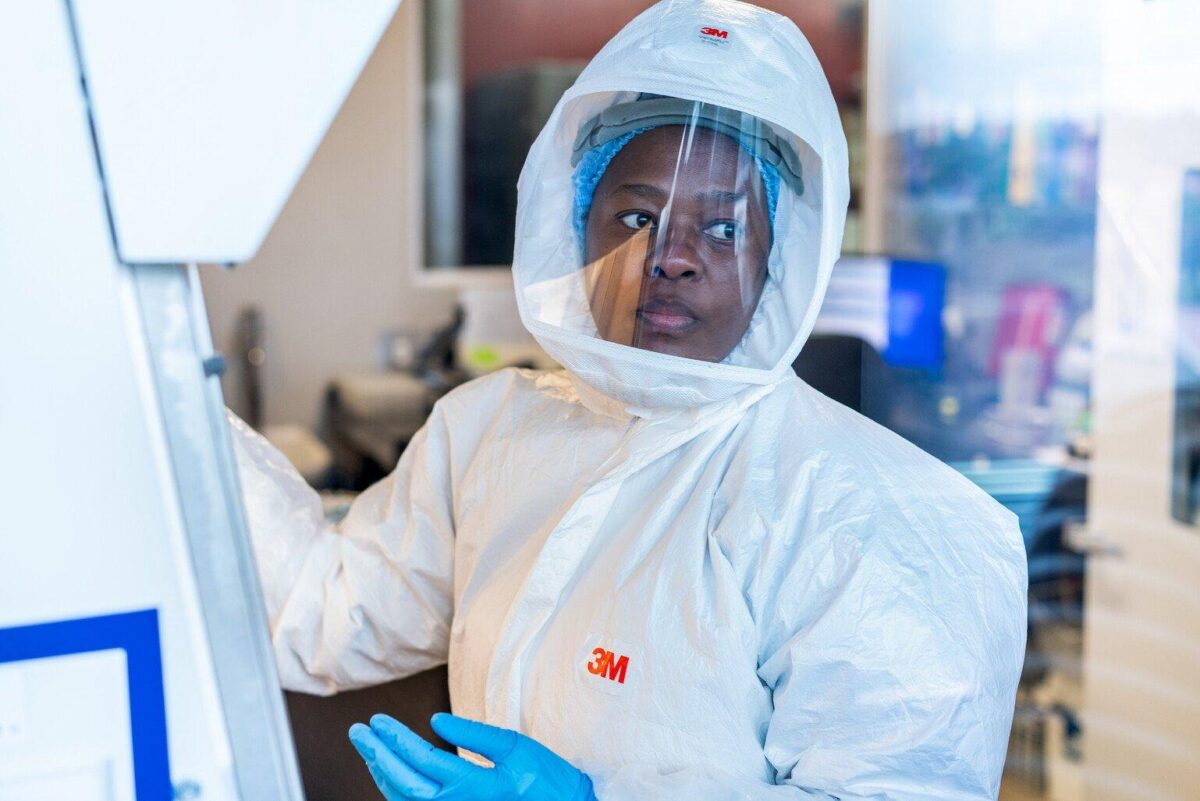 Doctor in hazmat [Photo Credit: Aekno]