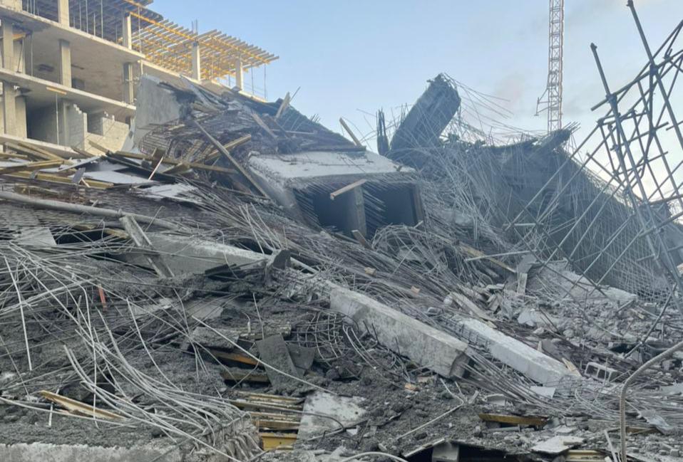 Collapsed building in Banana Island