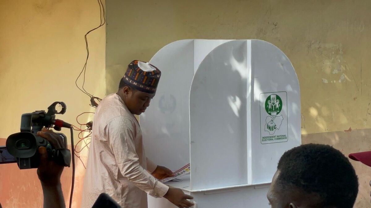 Social Democratic Party, Murtala Ajaka, at 9:37am voted at Okotonwa open space