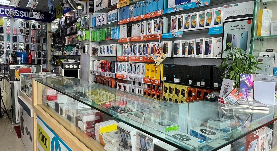 Mobile phones and accessories
