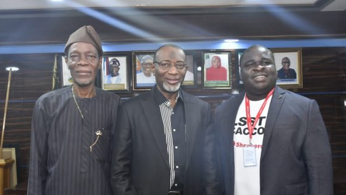 Dr Engr Ibraheem Abdul (middle), Dr. Oladimeji Moses (right) and other