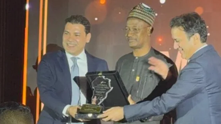 Shehu Mohammed and other officials in Egypt