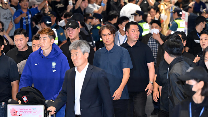 Fans jeer South Korea team