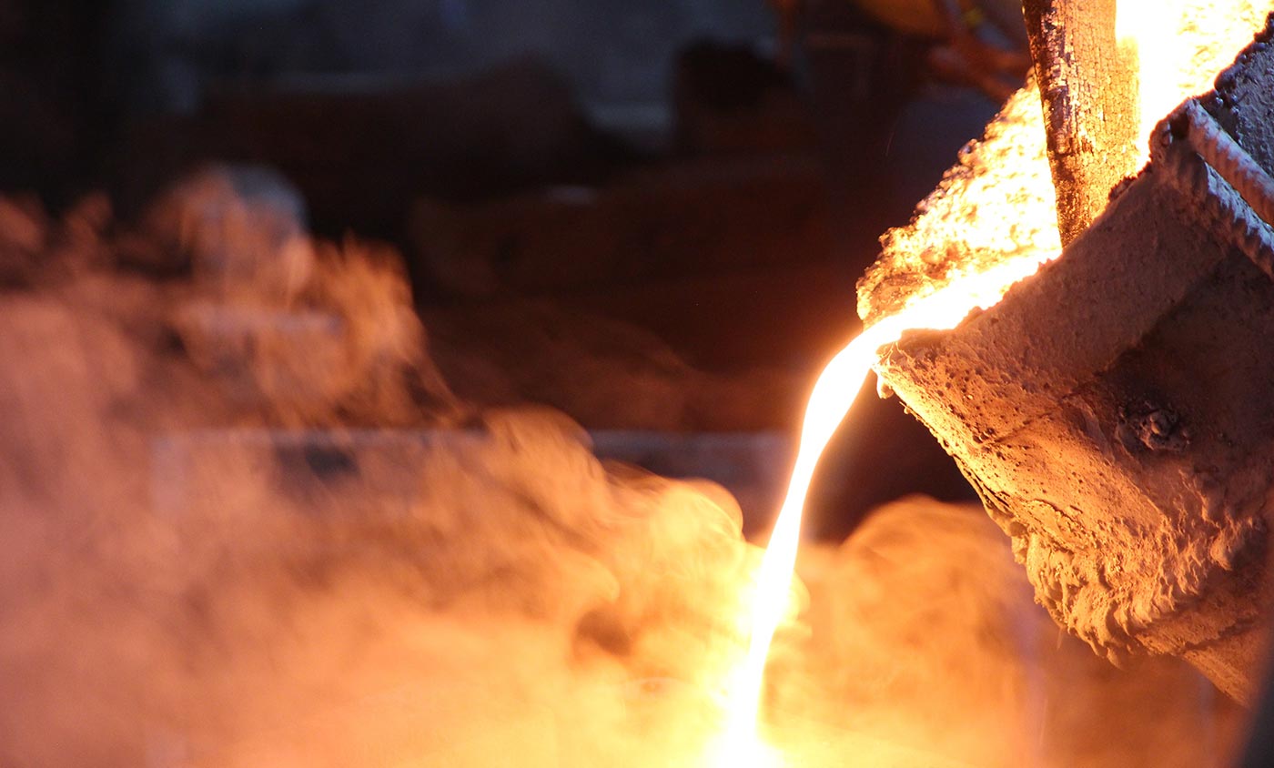 iron melting pot
