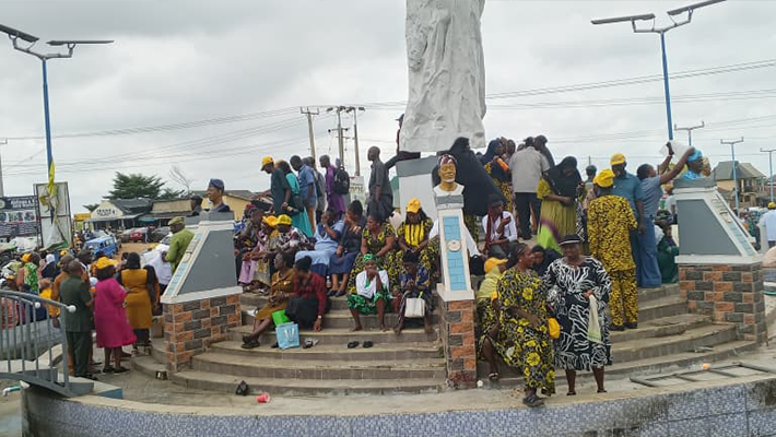 Adeleke suporters