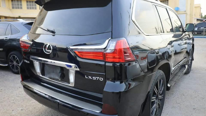 Lexus LX570