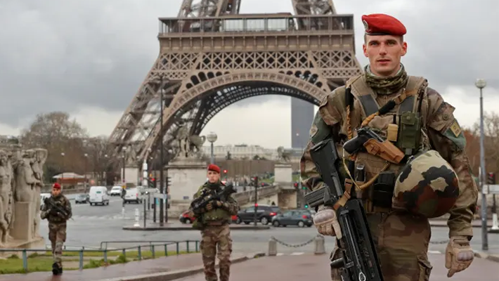 Soldiers patrolling Paris