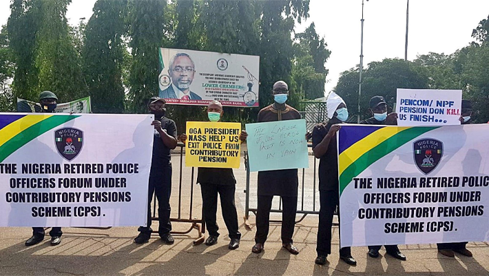 Police retirees protest