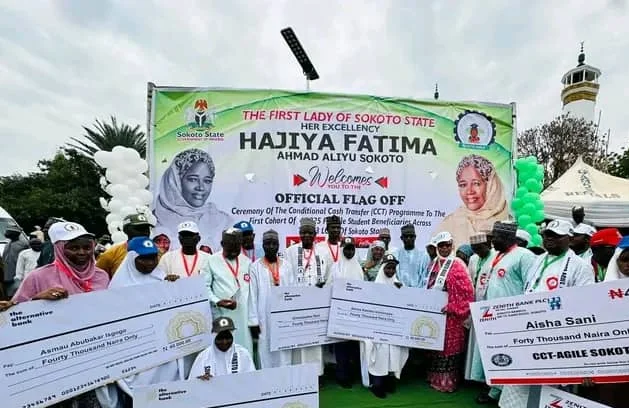 Sokoto First Lady Gives Cash Donation To 41 821 Female Students