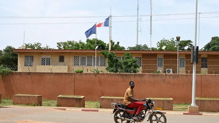 French Embassy in Niger (Credit: France24)
